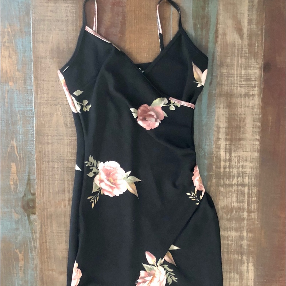 Black w/floral faux wrap dress NWT - Picture 2 of 10